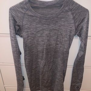 Lululemon swiftly top